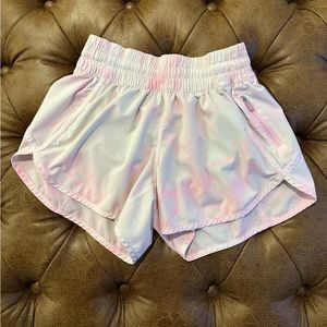Lululemon Tracker Short Size 6